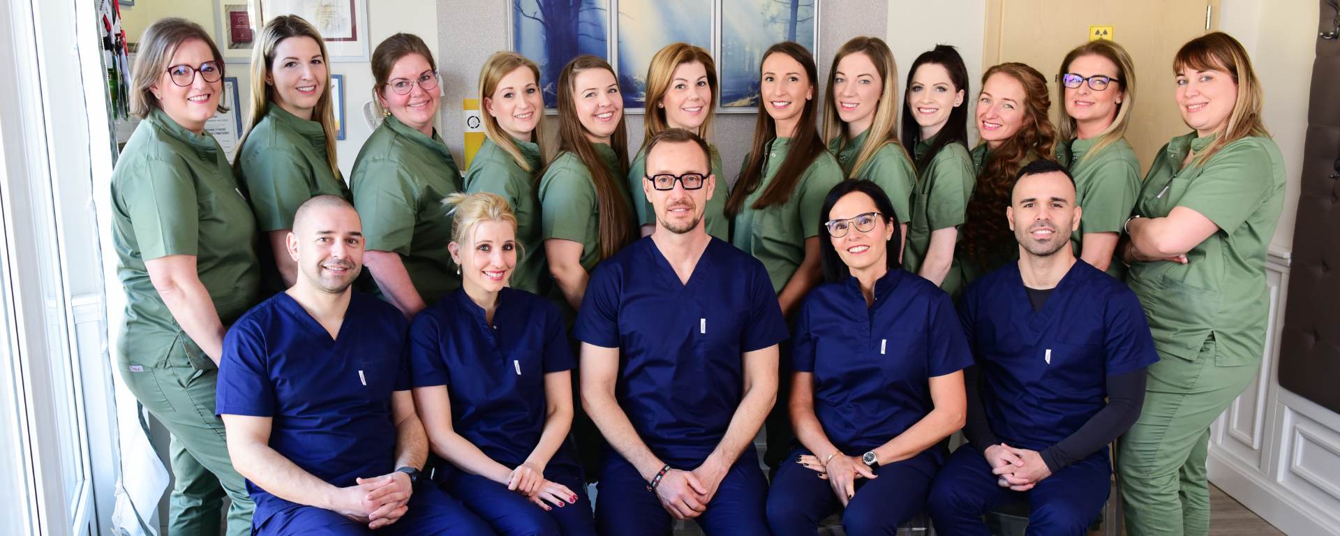 Ismerjen meg bennünket! Ismerjen meg bennünket!